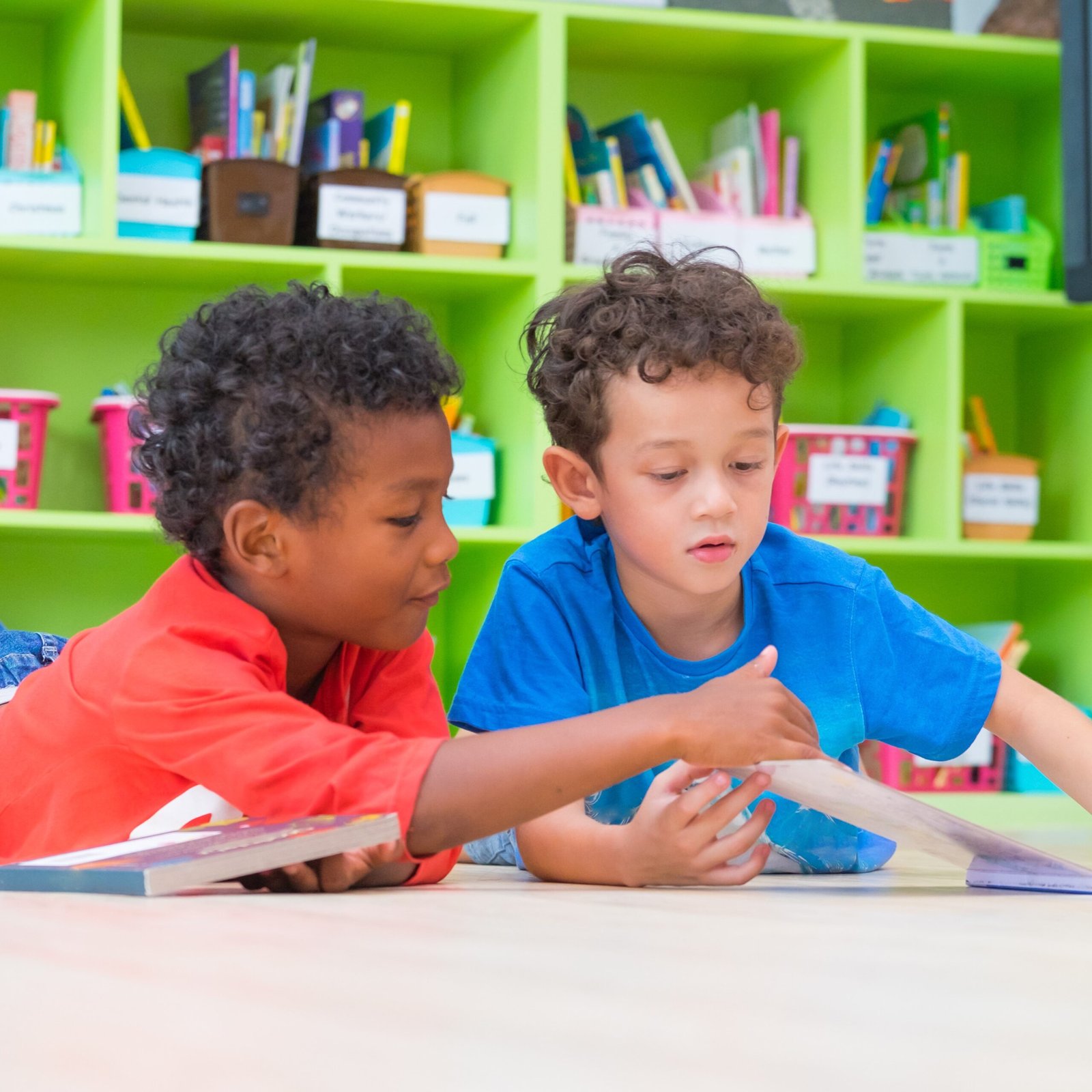 Square-kids-reading-floor-scaled